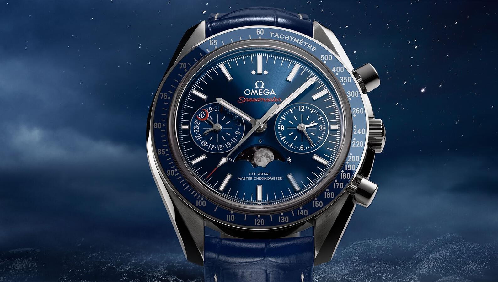 The blue dial fake watch is designed for men.